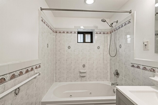 Building Photo - 800 Ocean Ave