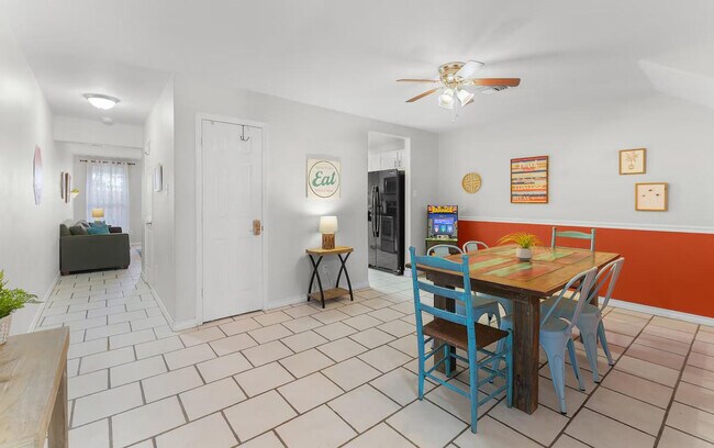 Building Photo - 14434 E Cabana St