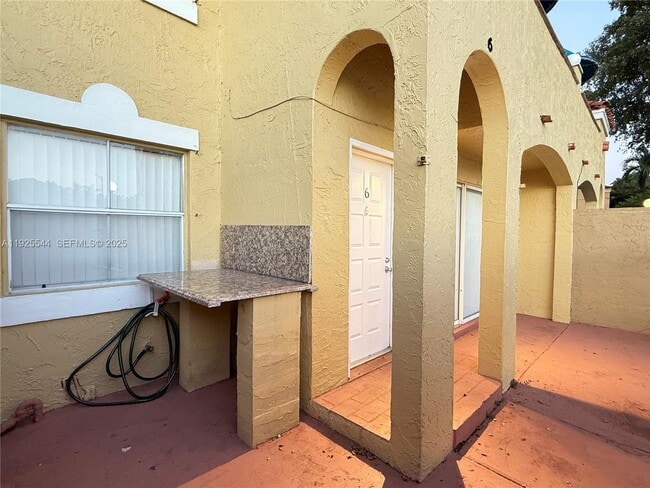 Building Photo - 8570 NW 3rd Ln