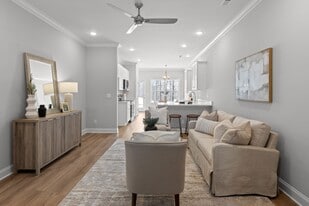 Building Photo - 332 Bellingham Dr NE