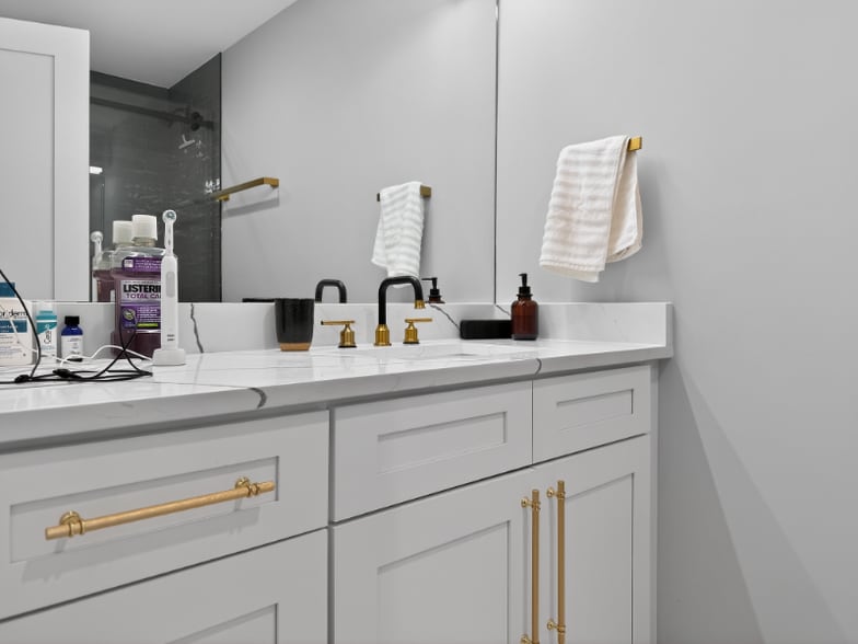 Building Photo - 2451 N Albany Ave