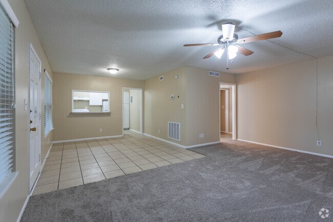 2 BR, 2 BA - 1,089 SF - Villa Chateau