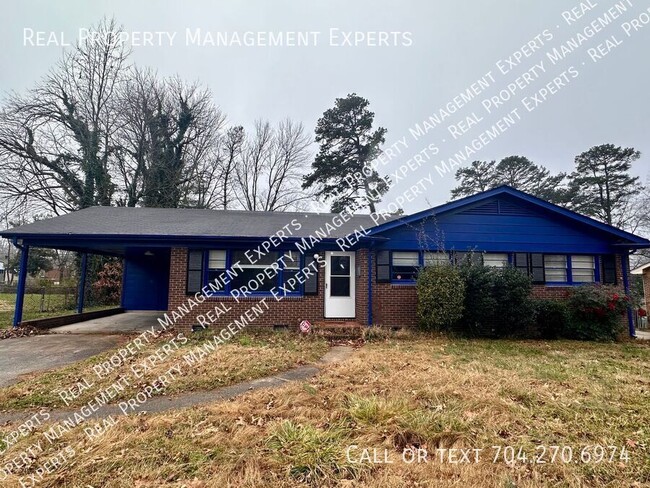 Building Photo - Charming 3BR/1.5BA house in Charlotte!