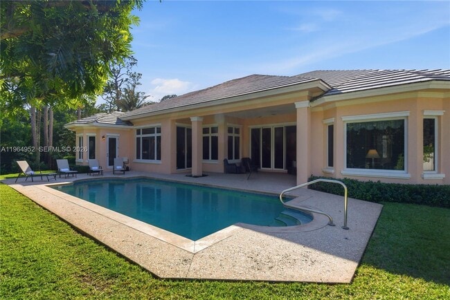 Building Photo - 12012 SE Laurel Ln