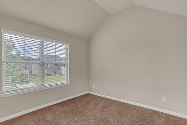 Building Photo - 1370 Long Acre Dr