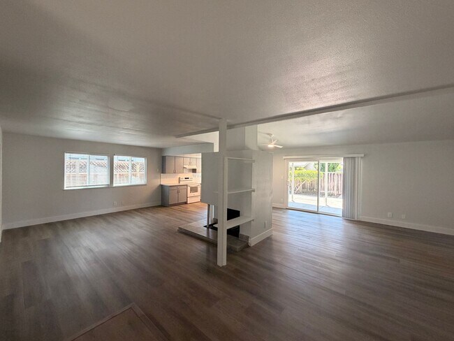Building Photo - 3 bed 2 bath Available in San Jose! | $4,395