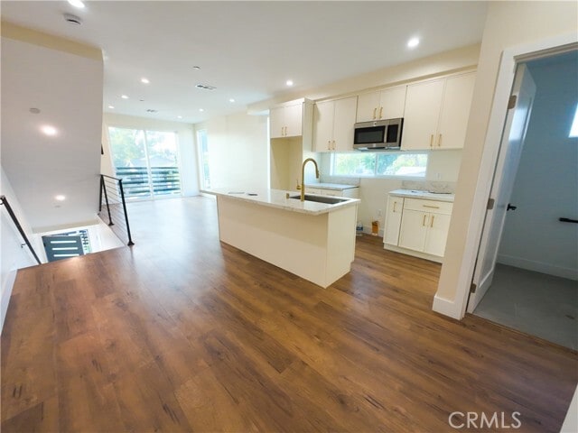 Building Photo - 6628 Camellia Ave