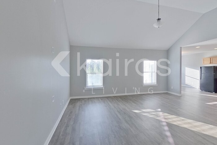 Building Photo - 151 Bates Ln