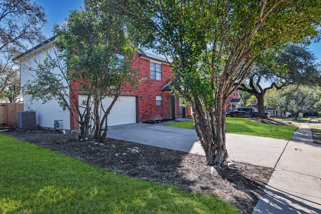 Building Photo - 2212 Jay Dr