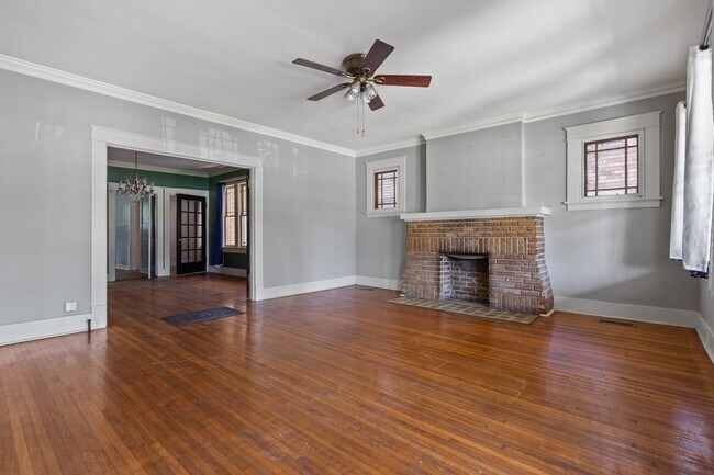 Building Photo - 1720 W 24th St