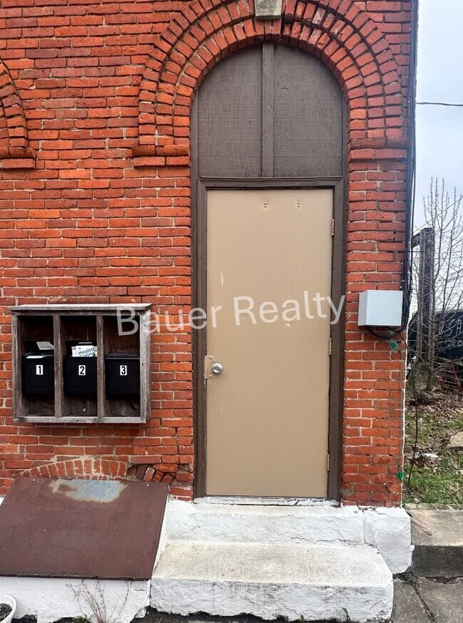 Building Photo - 43 E Main St