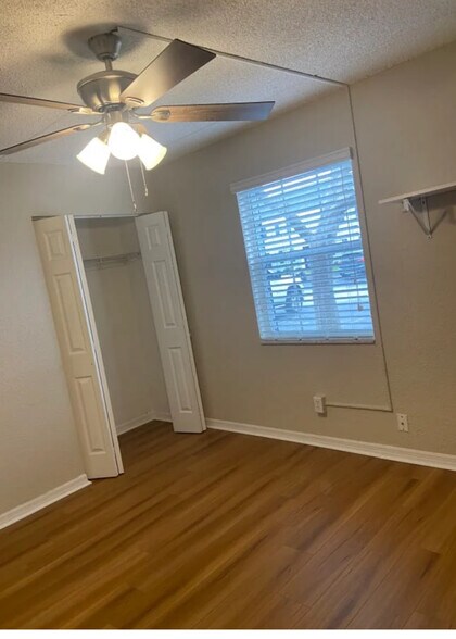 Primary Photo - 233 Lewfield Cir