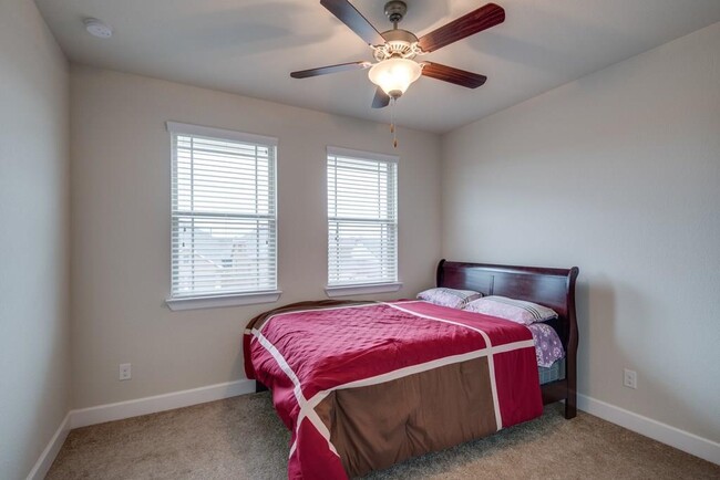 Building Photo - 708 Garner Park Dr