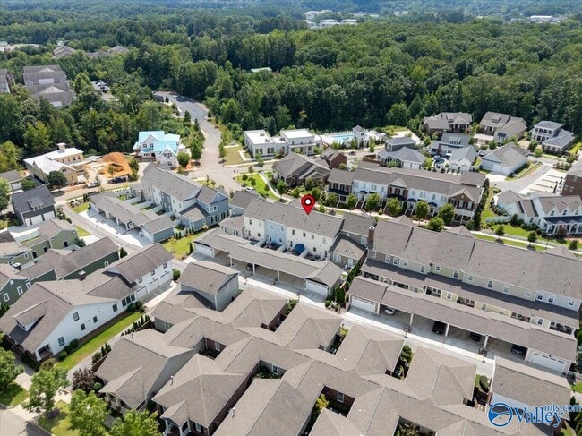 Building Photo - 38 Pine St