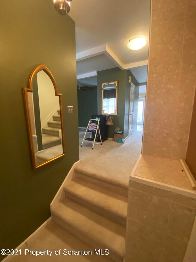 Building Photo - 32 Briarwood Way