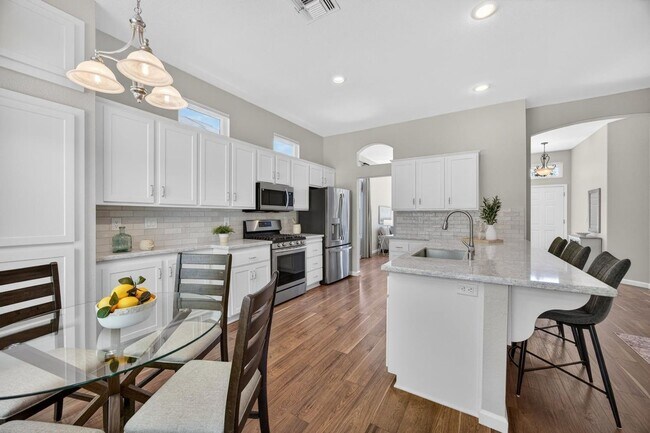 Building Photo - 2726 Genesee Dr