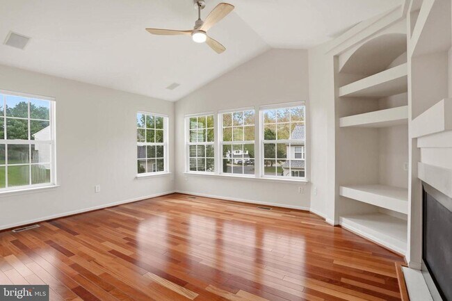 Building Photo - 6020 Moonsails Ln
