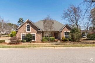 Building Photo - 44 Tennis Ct