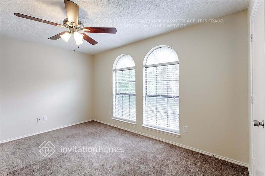 Building Photo - 1417 Creekview Dr