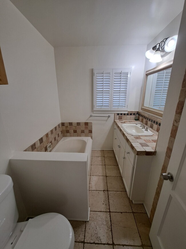Building Photo - 4574 Viro Rd