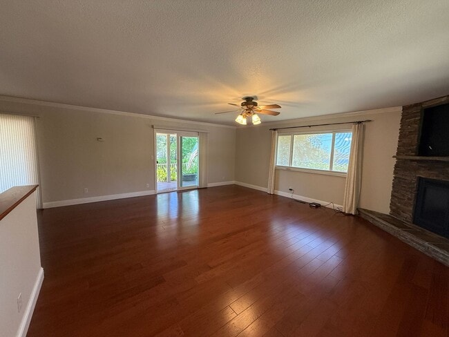 Building Photo - 23799 Woodhaven Pl