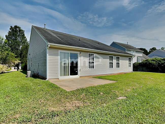 Building Photo - 444 Rockbridge Dr