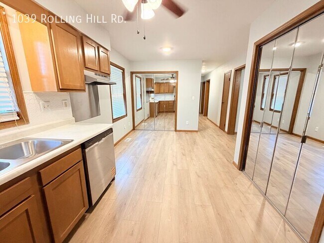 Building Photo - 1039 Rolling Hill Rd