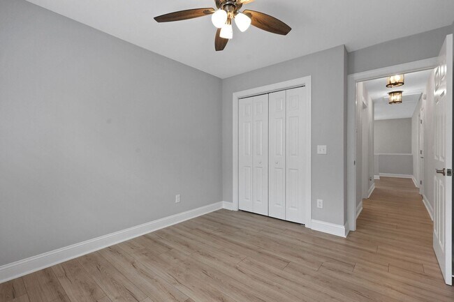Building Photo - Spacious 3BR House in Wilmington - Newer C...