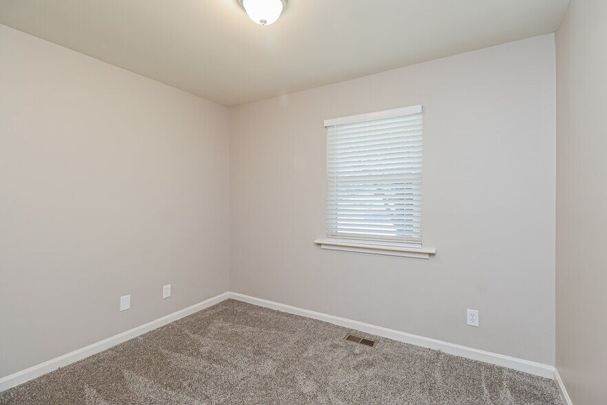 Building Photo - 601 Kentbrook Dr