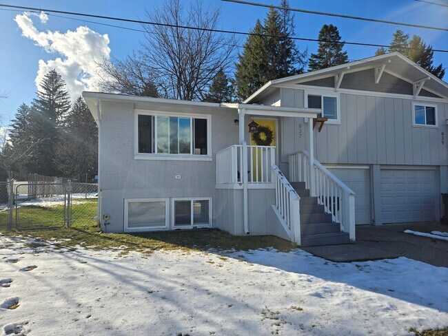 Building Photo - 837-839 N 19th St