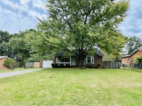 Building Photo - 2507 Timberwood Dr