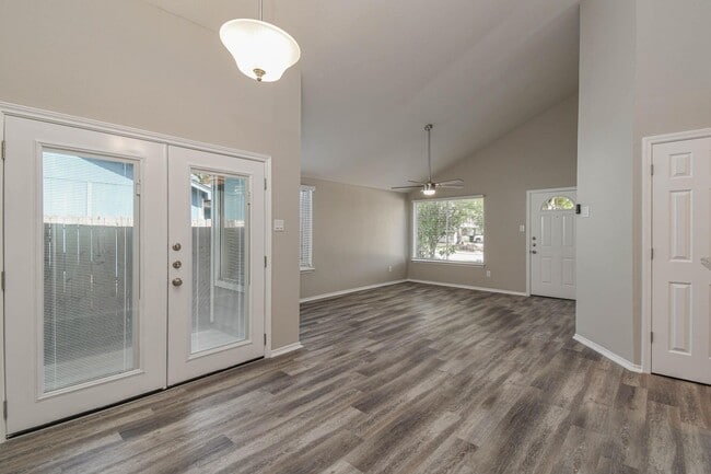 Building Photo - 13126 Townwood Dr