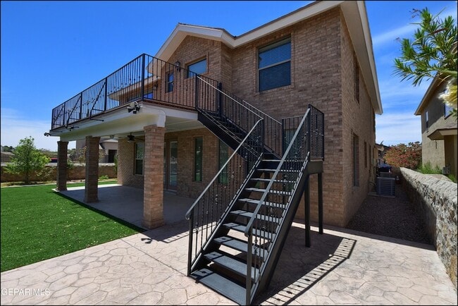 Building Photo - 6560 McFarland Ave