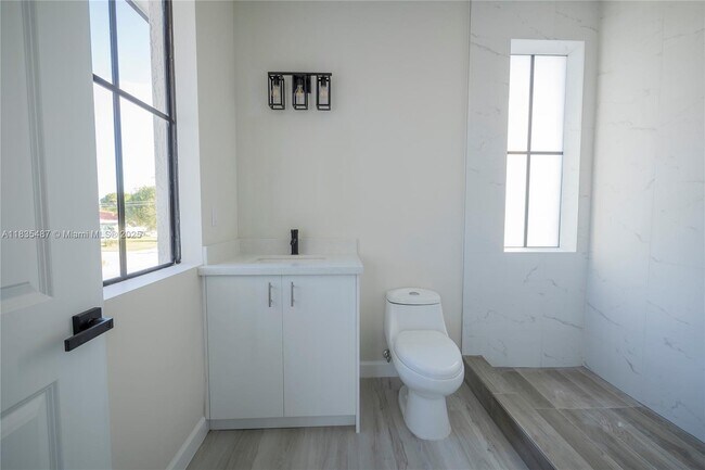 Building Photo - 18020 SW 103rd Ave
