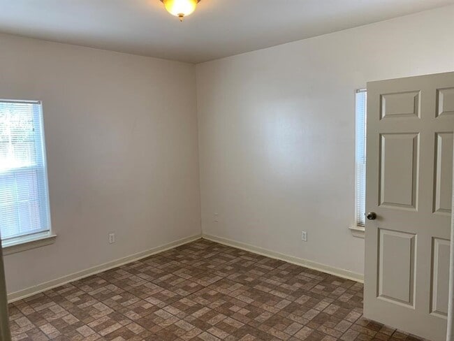 Building Photo - 1513 Cage St