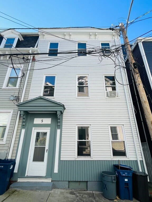 Building Photo - 6 Dixfield St