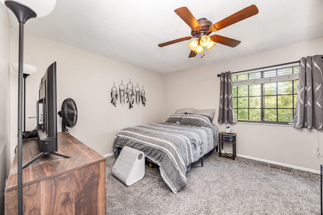 Building Photo - 6307 Cliffside Dr