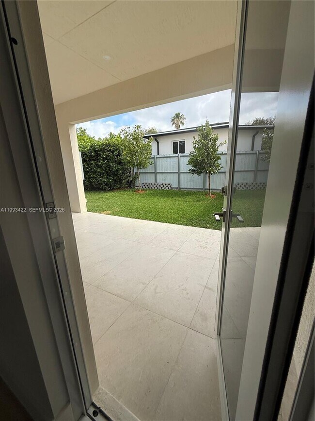 Building Photo - 1981 SW 33rd Ave