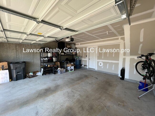Building Photo - Upscale and Spacious Daleville Townhome