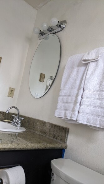 Building Photo - 1524 NE Junior St