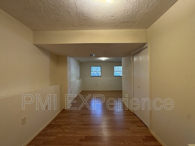 Building Photo - 902 Narrowleaf Dr