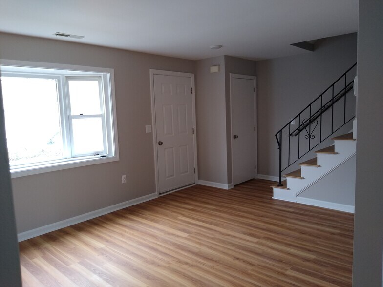 Living room - 51 Birchwood Dr