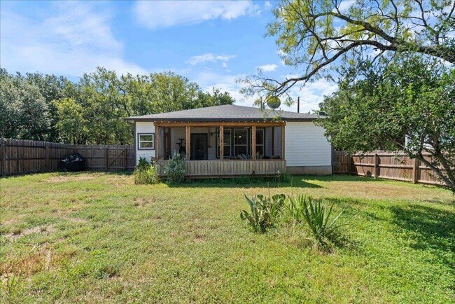 Building Photo - 306 Songwood Dr