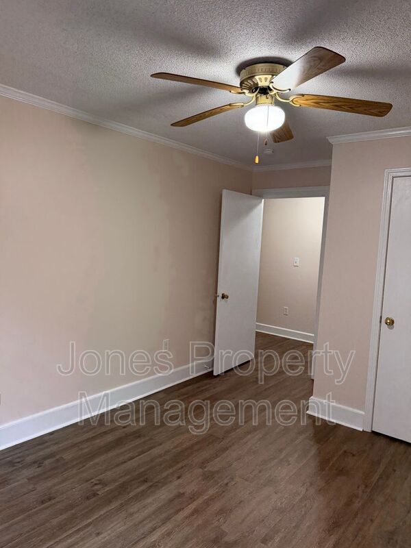Building Photo - 1048 Shuping Mill Rd