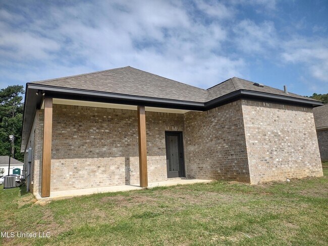 Building Photo - 843 Long Leaf Cir
