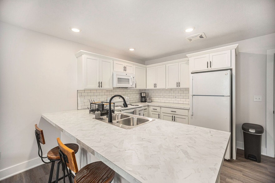 Building Photo - 1562 Michigan St NE