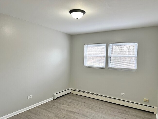 Building Photo - 8635 84th Ct