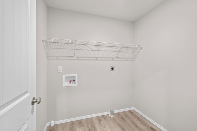 Building Photo - 264 Hickory Hills St
