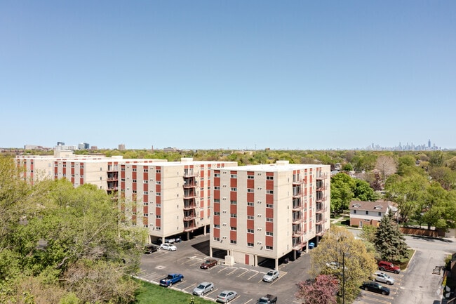Exterior - Grand Park Apartments