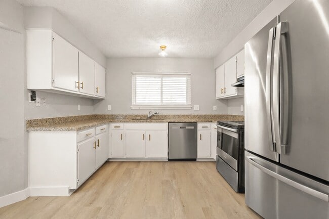 Building Photo - 602 W Castle Harbour Dr